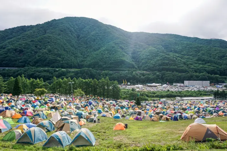 เทศกาลดนตรีกลางแจ้งที่ใหญ่ที่สุดในญี่ปุ่น Fuji Rock Festival